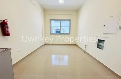 Apartment - Studio - 1 Bathroom for rent in Al Arjawan Building - Al Karama - Dubai