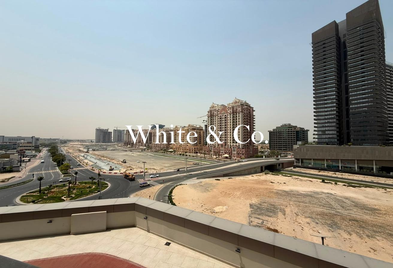 FULLY FURNISHED | SPACIOUS | LARGE TERRACE photo 11