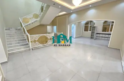 فيلا - 5 غرف نوم - 6 حمامات للايجار في مدينة الرياض - أبوظبي