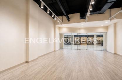 Shop - Studio - 1 Bathroom for rent in The Village Mall - Jumeirah 1 - Jumeirah - Dubai Shop - Studio - 1 Bathroom for rent in The Village Mall - Jumeirah 1 - Jumeirah - Dubai