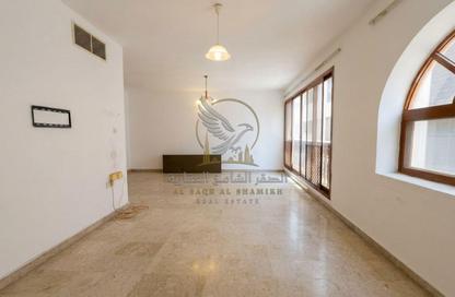 Duplex - 4 - 5 for rent in Al Qulaya'ah - Al Sharq - Sharjah