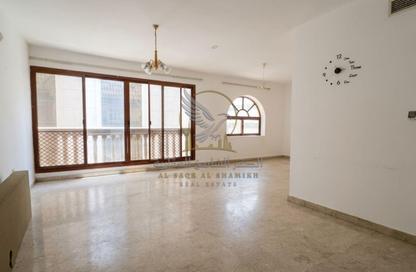 Duplex - 4 - 5 for rent in Al Qulaya'ah - Al Sharq - Sharjah