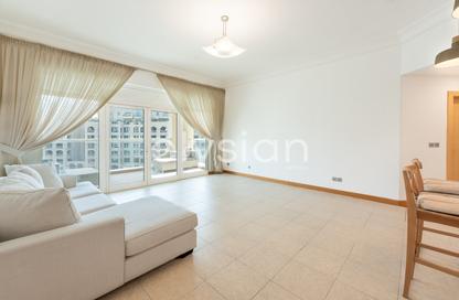 Apartment - 2 Bedrooms - 2 Bathrooms for rent in Al Habool - Shoreline Apartments - Palm Jumeirah - Dubai