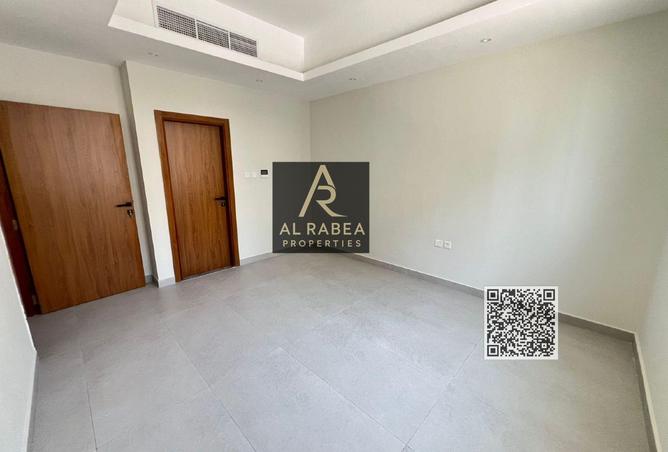 87042947 - Property Image 2