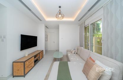 Villa - 2 Bedrooms - 3 Bathrooms for rent in Springs 9 - The Springs - Dubai