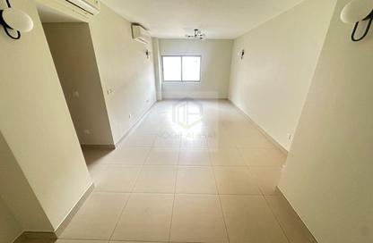 Apartment - 1 Bedroom - 2 Bathrooms for rent in Dar Al Buteen 1 - Al Muraqqabat - Deira - Dubai Apartment - 1 Bedroom - 2 Bathrooms for rent in Dar Al Buteen 1 - Al Muraqqabat - Deira - Dubai