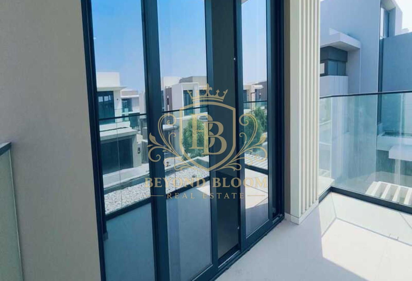 Single Row | Ready Landscaping | 4BR+M | Vastu photo 7