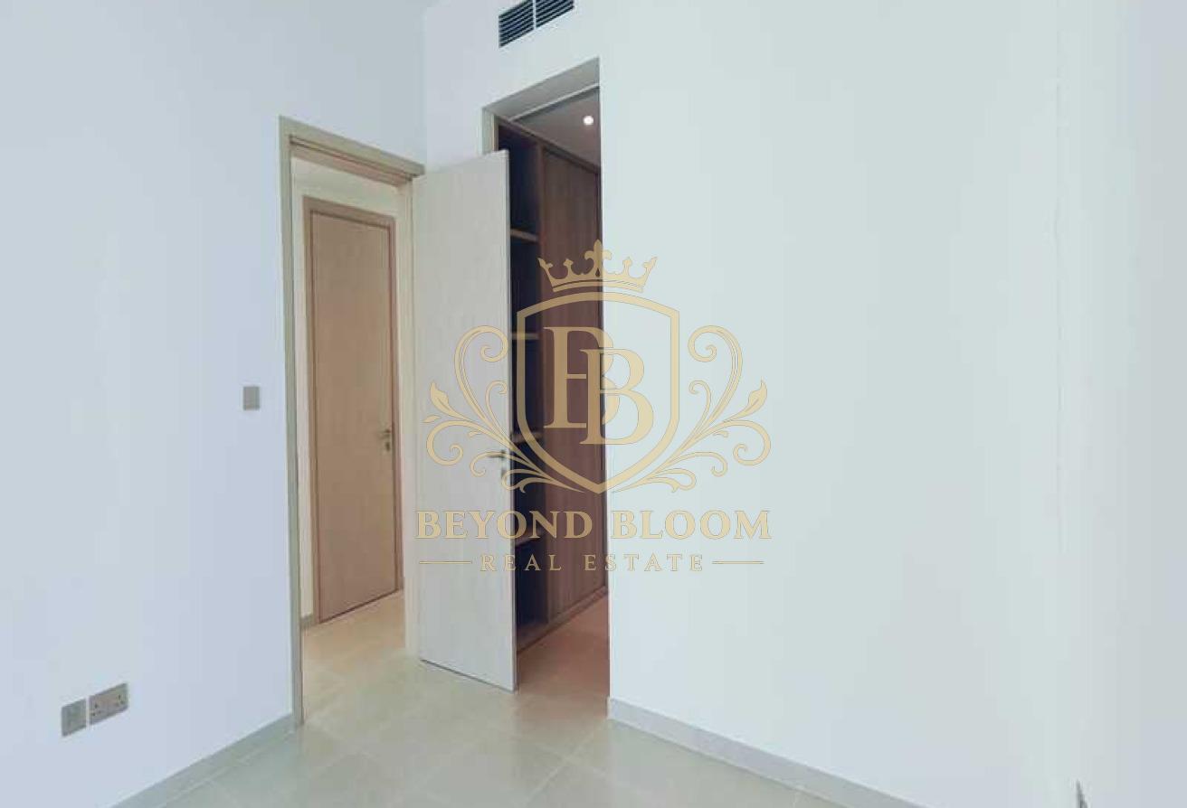 Single Row | Ready Landscaping | 4BR+M | Vastu photo 5