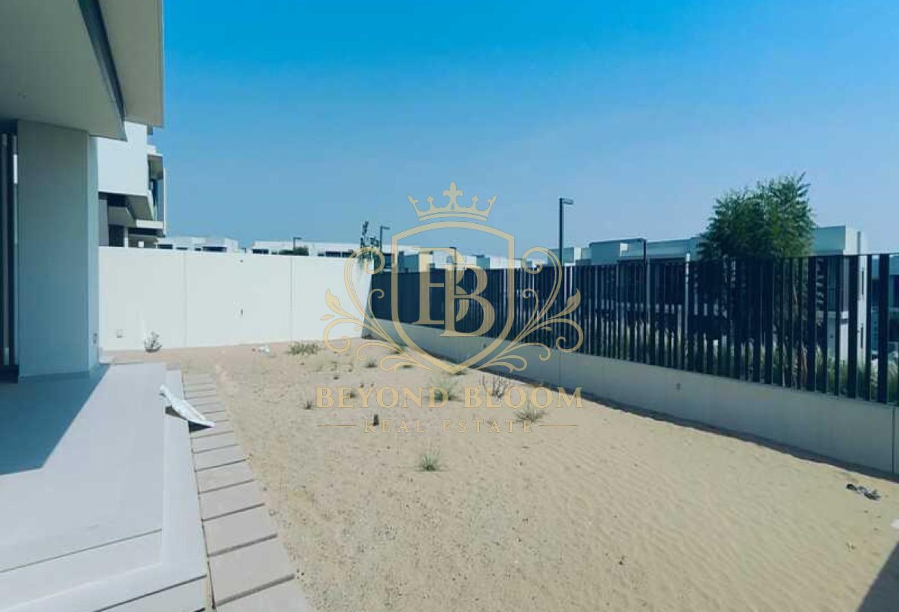 Single Row | Ready Landscaping | 4BR+M | Vastu photo 16