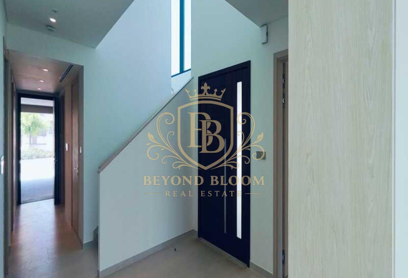 Single Row | Ready Landscaping | 4BR+M | Vastu photo 6