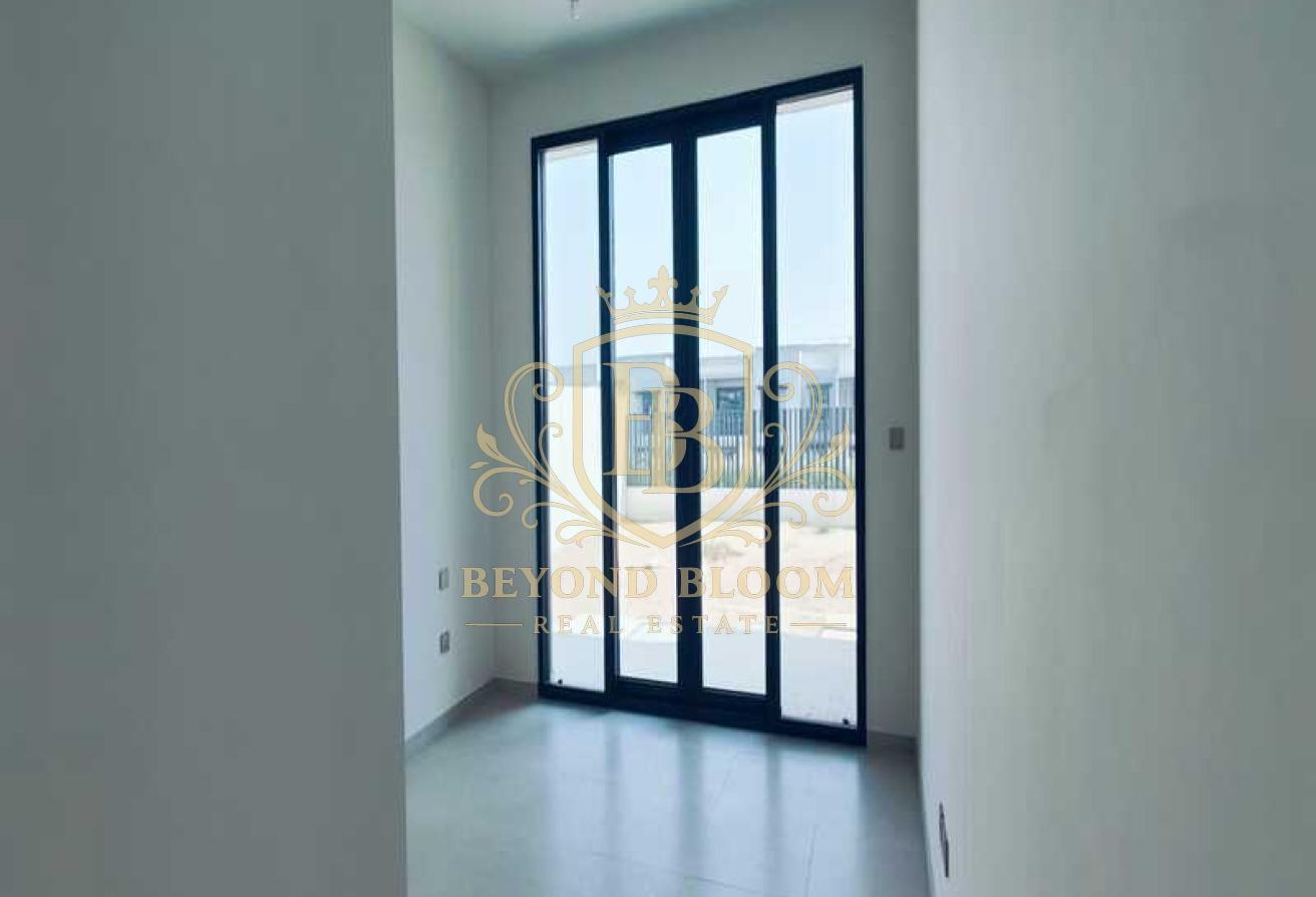 Single Row | Ready Landscaping | 4BR+M | Vastu photo 19