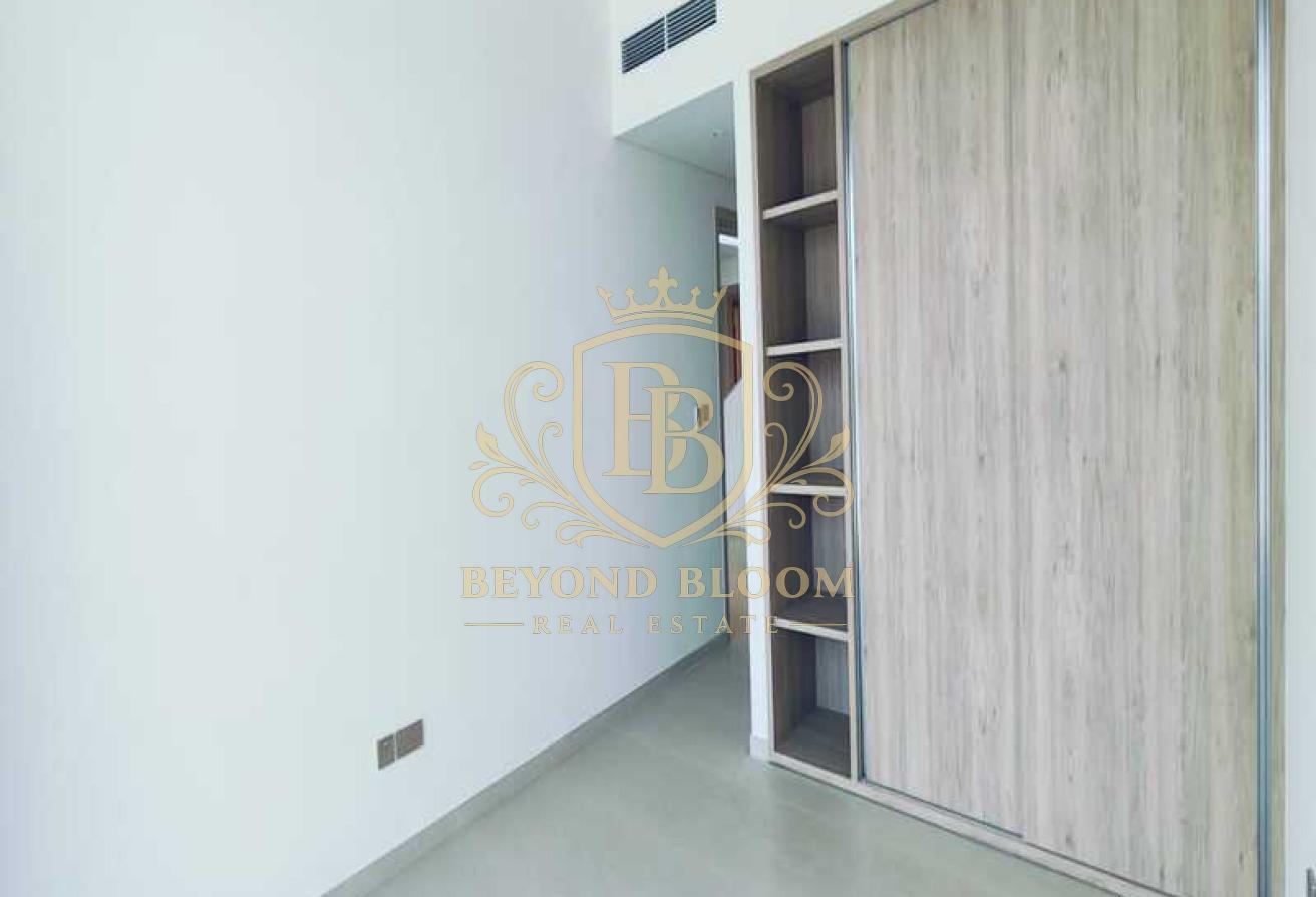 Single Row | Ready Landscaping | 4BR+M | Vastu photo 8