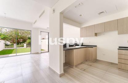 Townhouse - 4 - 3 for rent in Rochester - The Park Villas - Damac Hills - Dubai