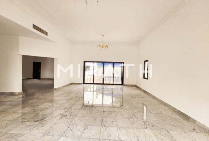 73113161 - Property Image 2