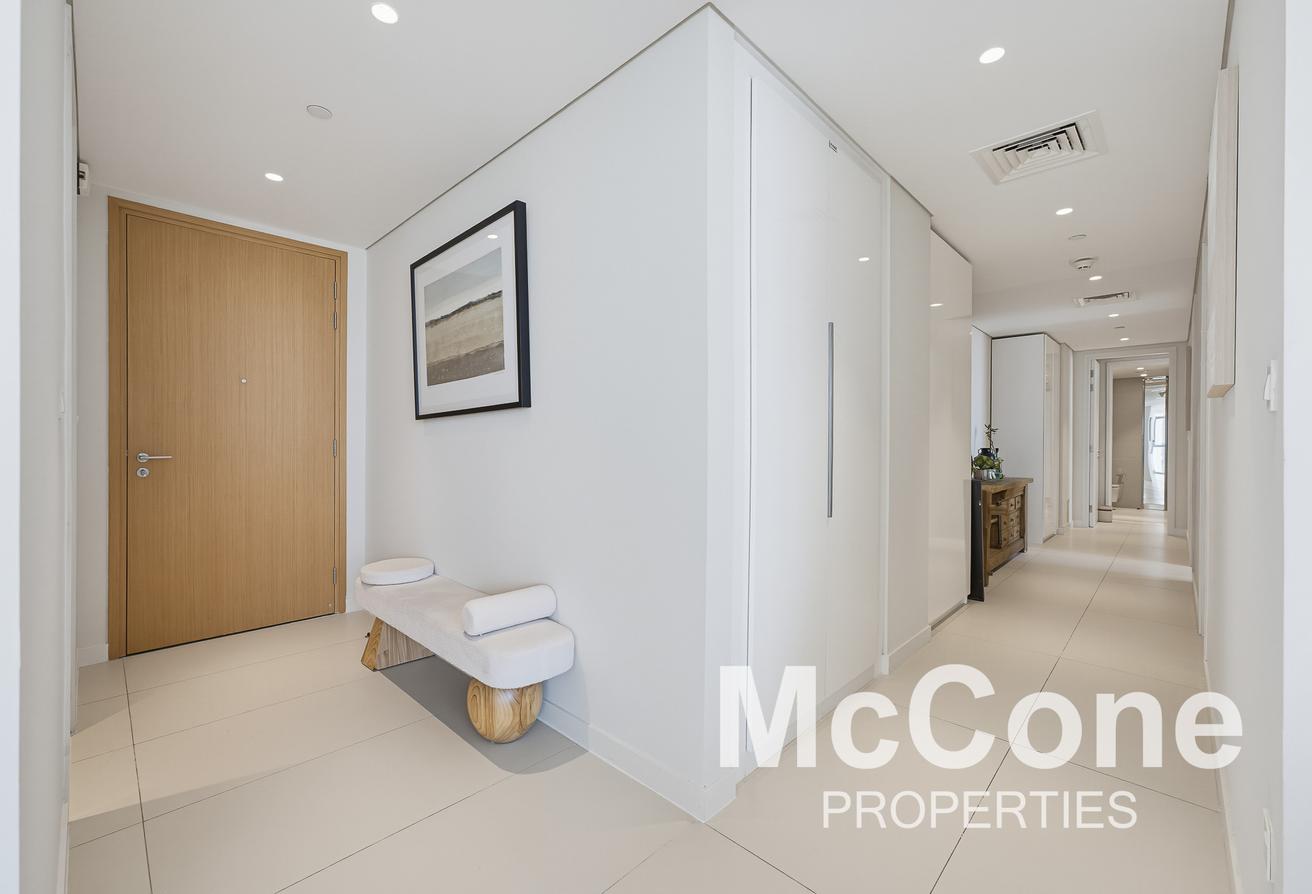 Fully Furnished | Dubai Eye View | Fully Upgraded photo 8