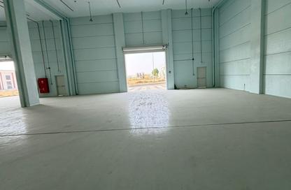 Warehouse - Studio - 2 for rent in Umm Al Thuoob - Umm Al Quwain