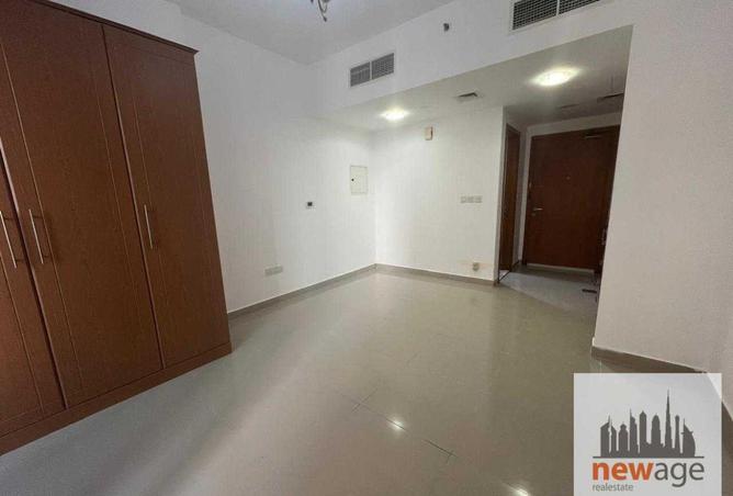 76982159 - Property Image 2