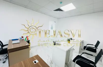 مكتب - غرفة نوم - 1 حمام للايجار في فاطمه محمد احمد بن سليمان - الرفاعة - بر دبي - دبي