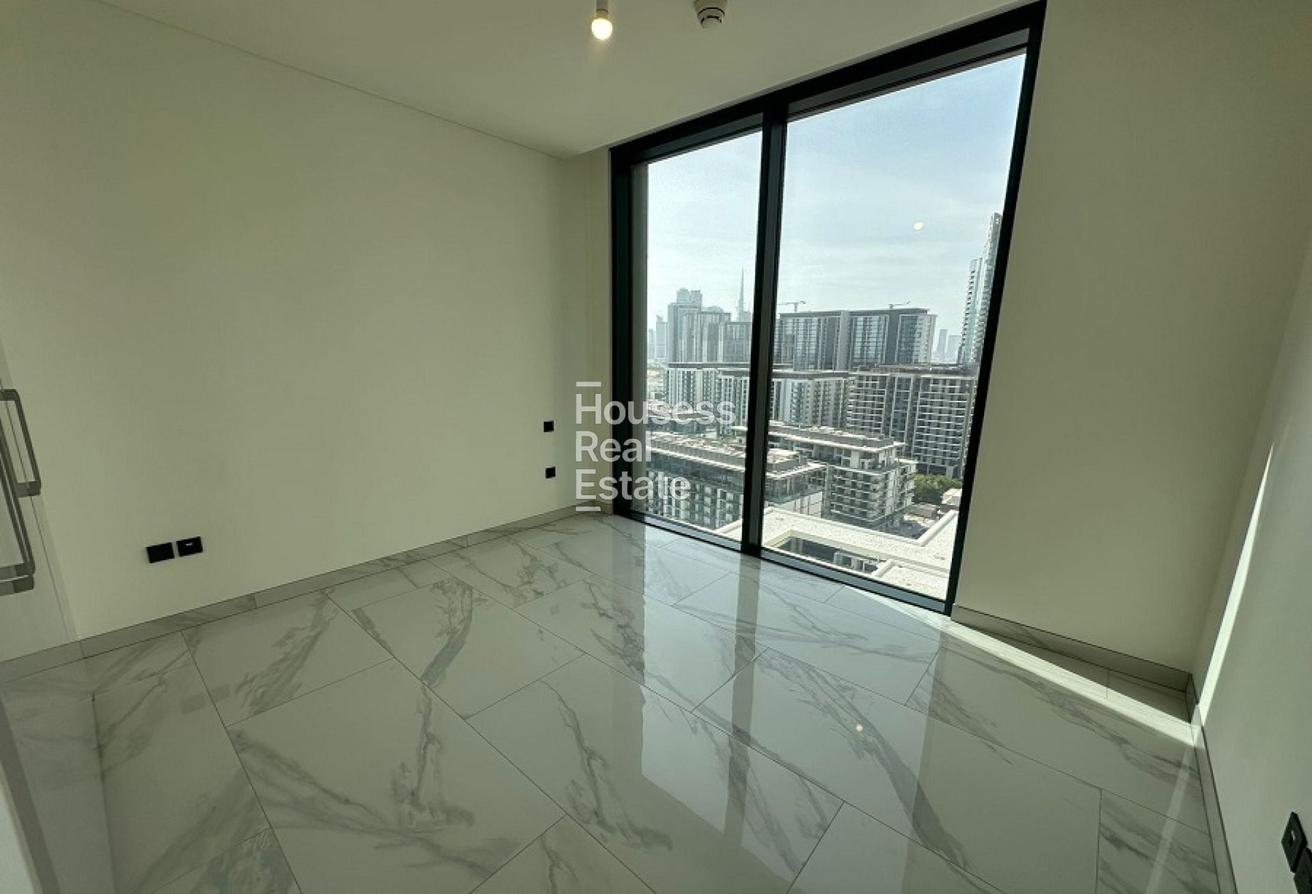 4 Bedroom plus Maid | flexible Cheques | Vacant photo 5