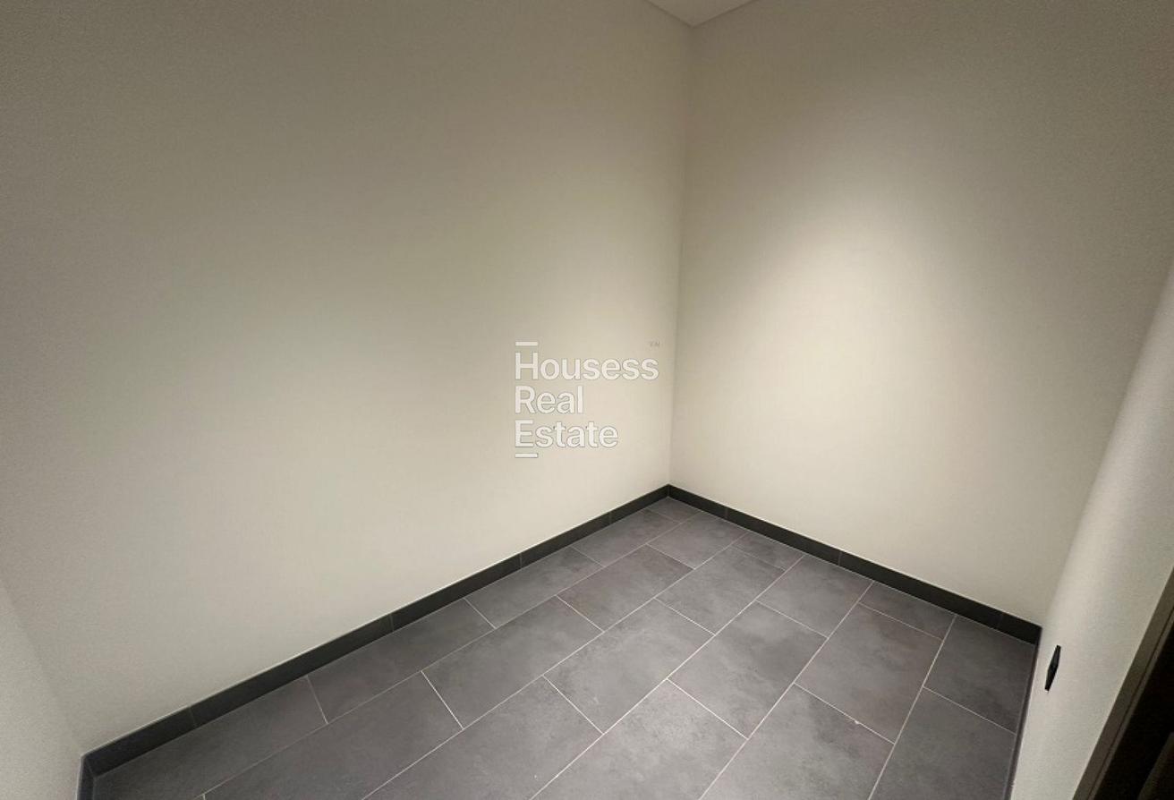 4 Bedroom plus Maid | flexible Cheques | Vacant photo 15