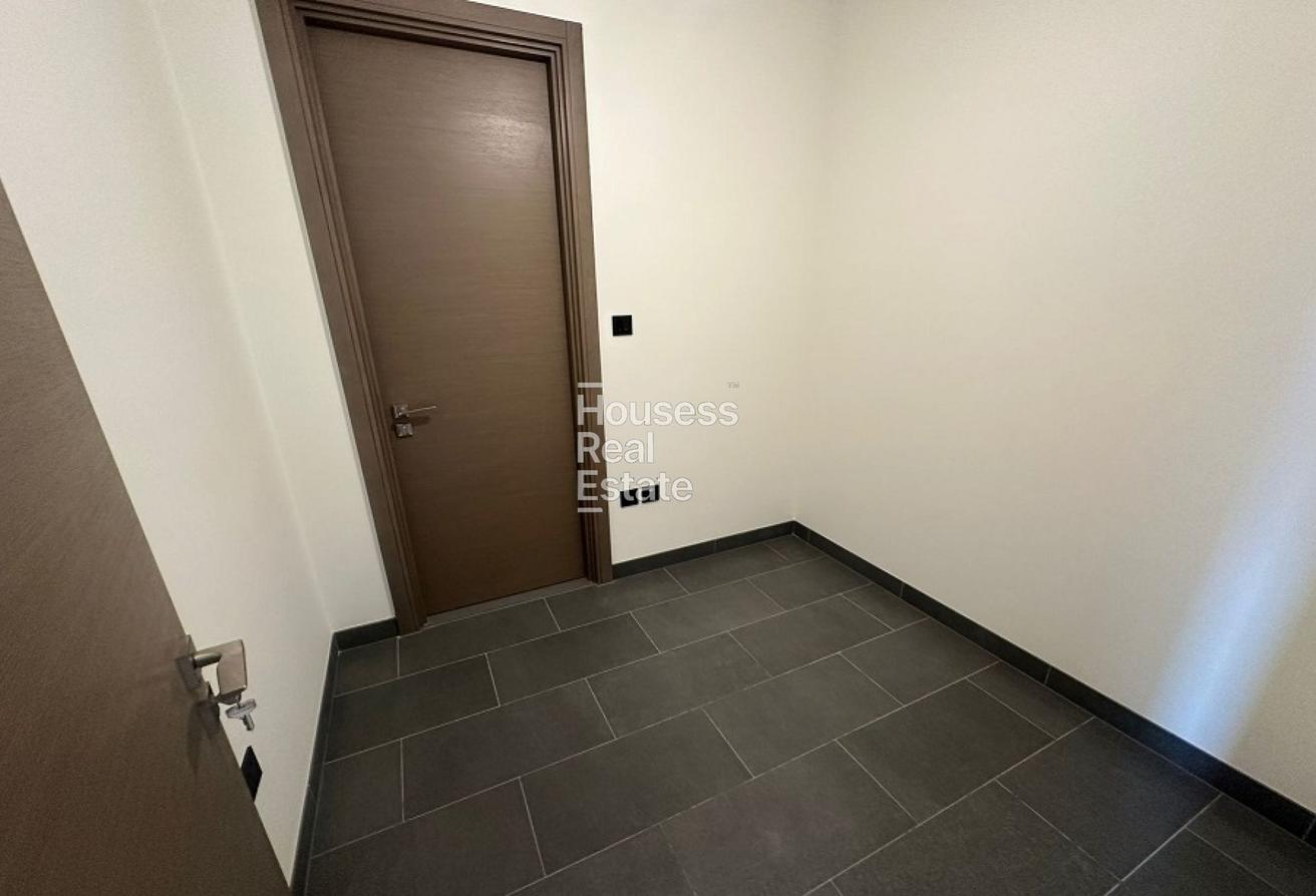 4 Bedroom plus Maid | flexible Cheques | Vacant photo 16