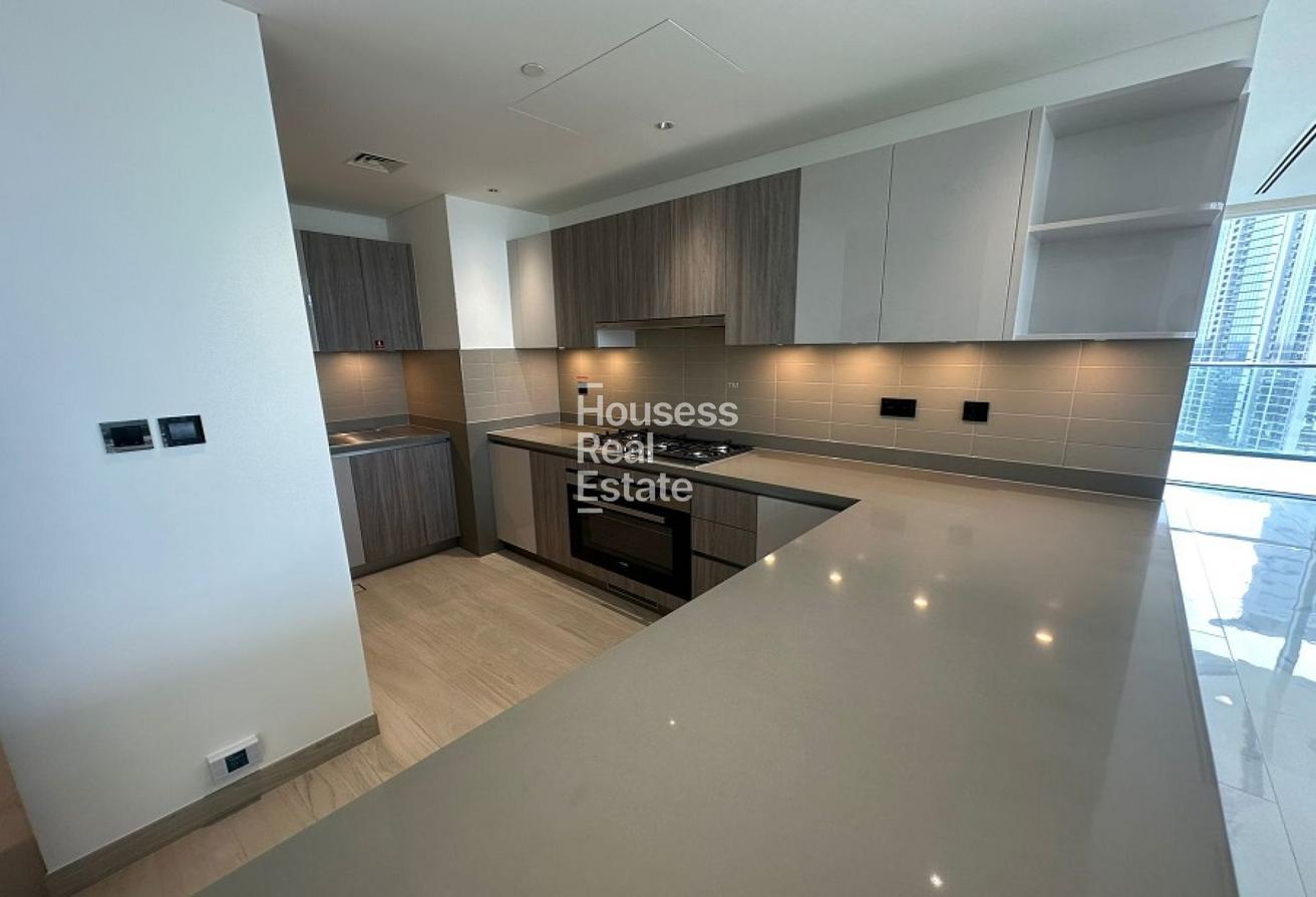4 Bedroom plus Maid | flexible Cheques | Vacant photo 4