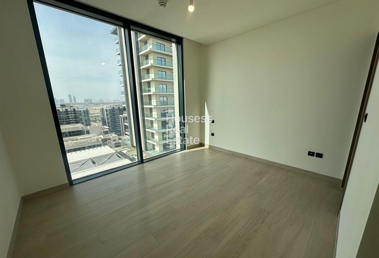 4 Bedroom plus Maid | flexible Cheques | Vacant photo 8