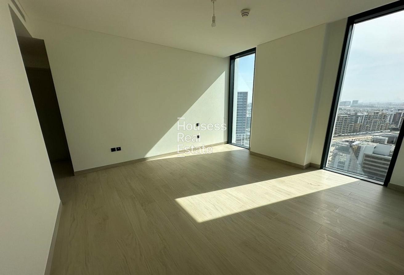 4 Bedroom plus Maid | flexible Cheques | Vacant photo 9