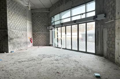 Retail - Studio for rent in Water Front Tower A - Waterfront Residential Towers - Tourist Club Area - Abu Dhabi