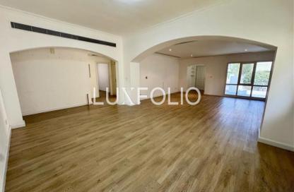 Villa - 4 - 5 for rent in Meadows 6 - Meadows - Dubai Villa - 4 - 5 for rent in Meadows 6 - Meadows - Dubai