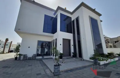 Villa - 5 Bedrooms for rent in Nad Al Sheba 4 - Nad Al Sheba - Dubai