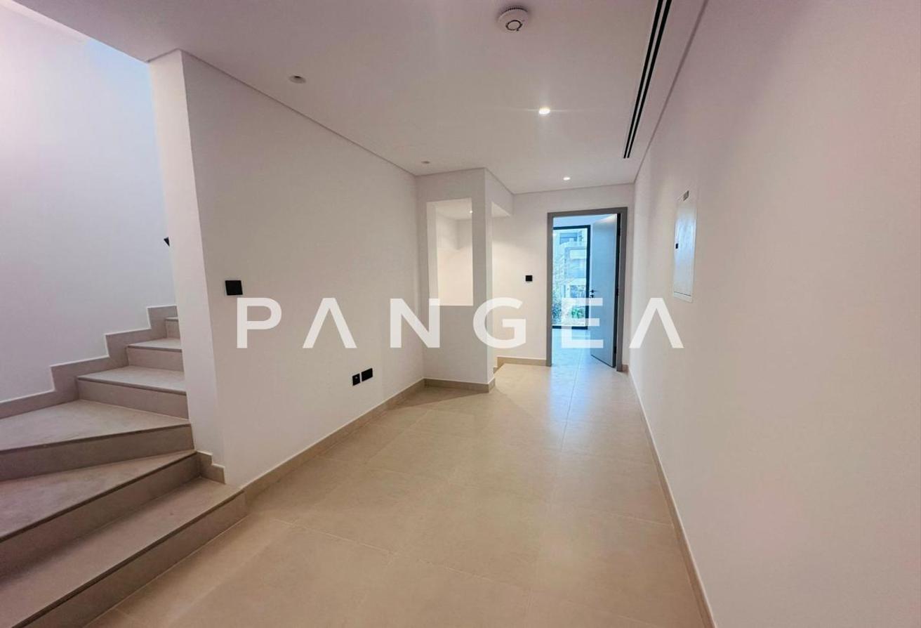 Exclusive | Greenbelt Large Plot | Closed Kitchen photo 11