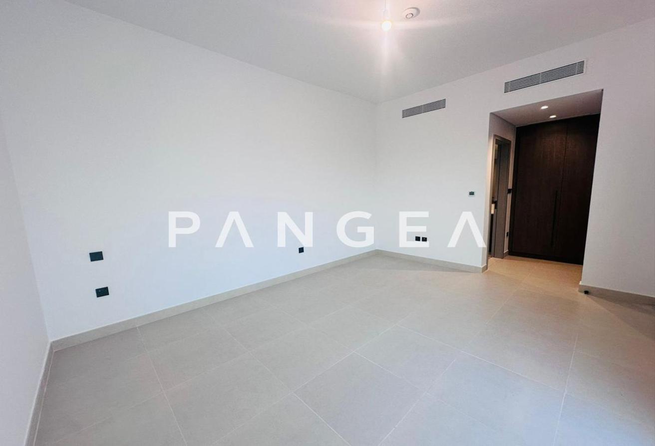 Exclusive | Greenbelt Large Plot | Closed Kitchen photo 12