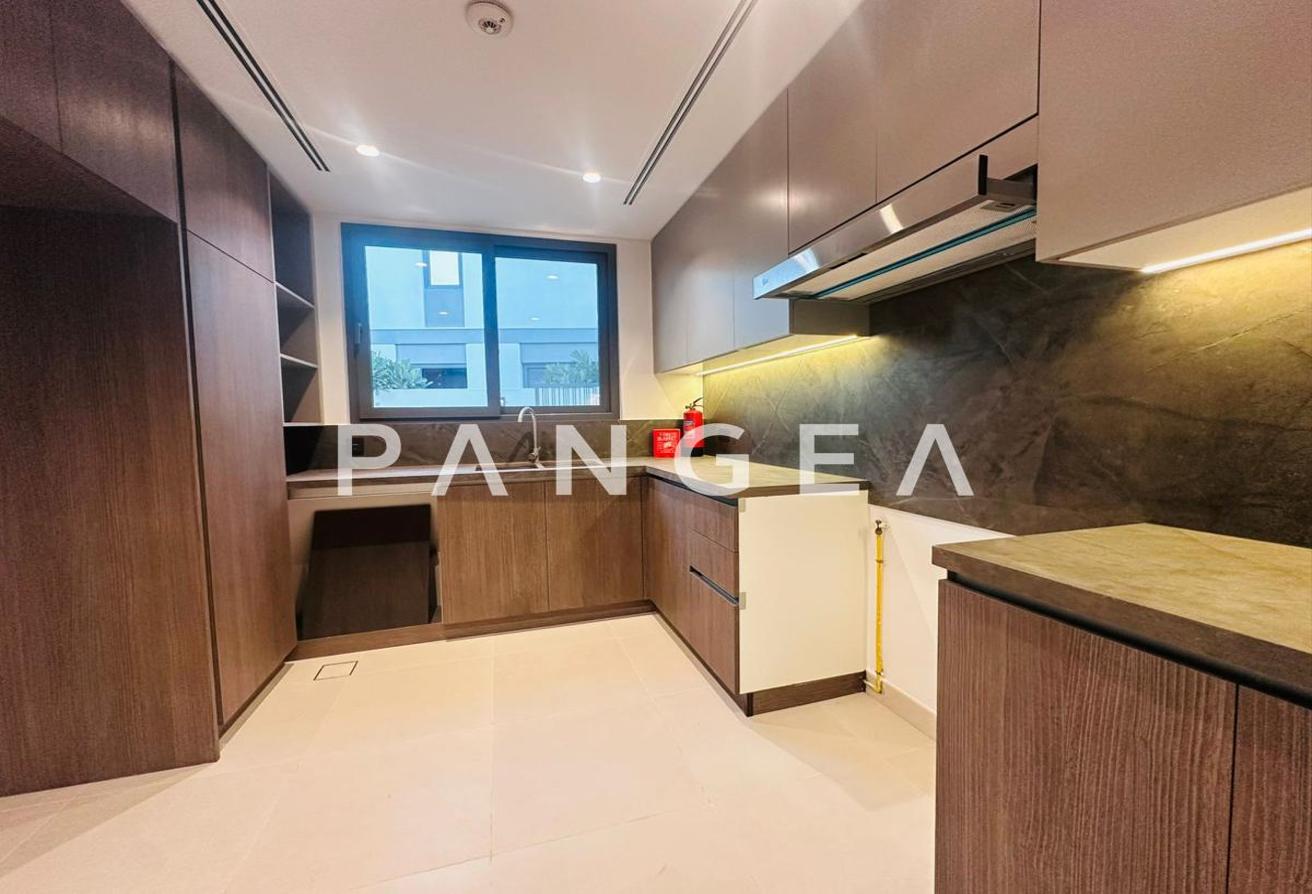 Exclusive | Greenbelt Large Plot | Closed Kitchen photo 4