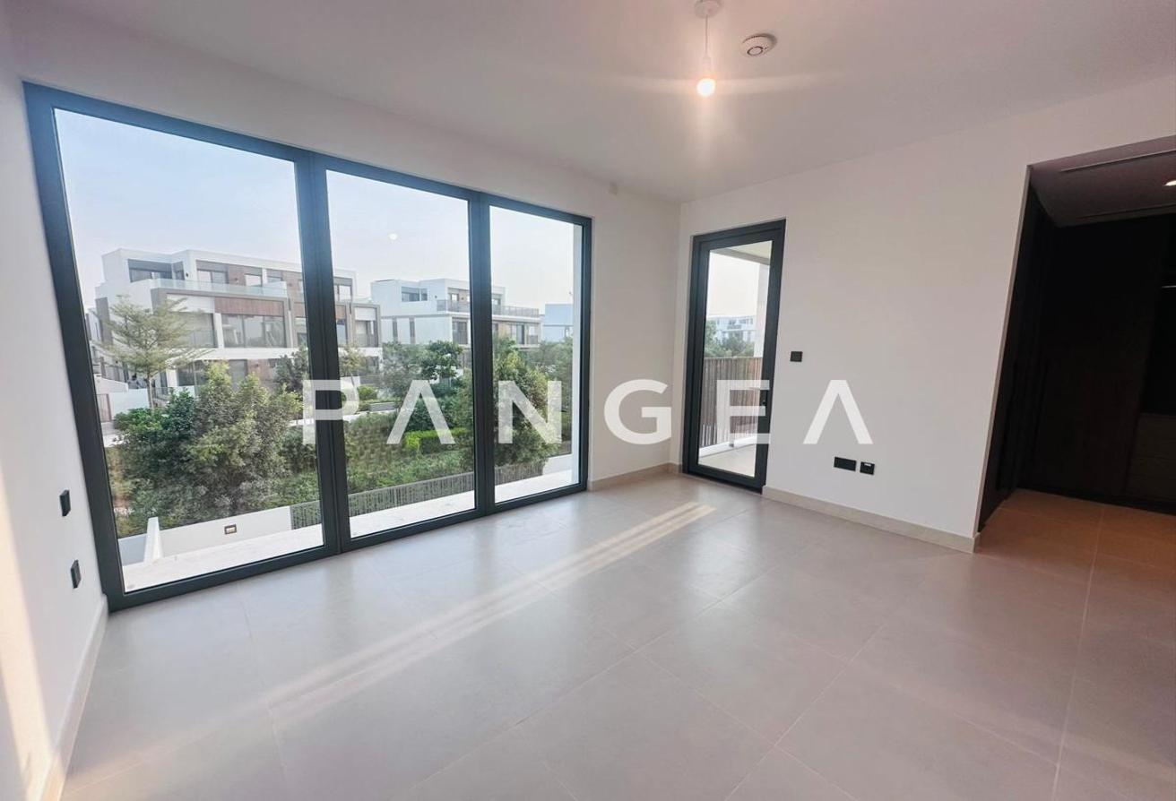 Exclusive | Greenbelt Large Plot | Closed Kitchen photo 5