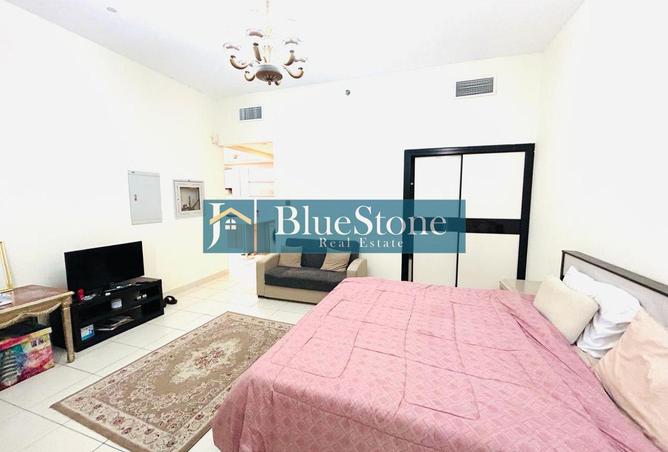 100848480 - Property Image 2