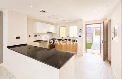 Townhouse - 2 - 3 for rent in Rukan 3 - Rukan - Dubai
