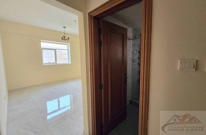 Apartment - 1 Bedroom - 2 Bathrooms for rent in Muwaileh 3 Building - Muwaileh - Sharjah