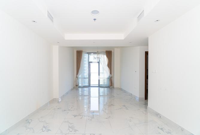 COMMUNITY VIEW | VACANT UNIT | PRIME LOCATION photo 3