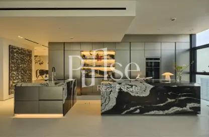 Apartment - 3 Bedrooms - 4 Bathrooms for sale in Central Park Residential Tower - Central Park Tower - DIFC - Dubai