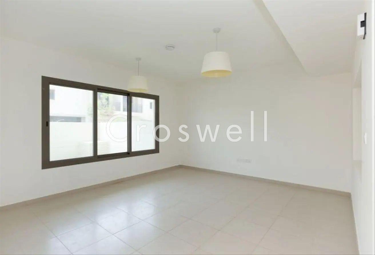 Close to Pool and Park | Corner Unit | Single Row photo 8