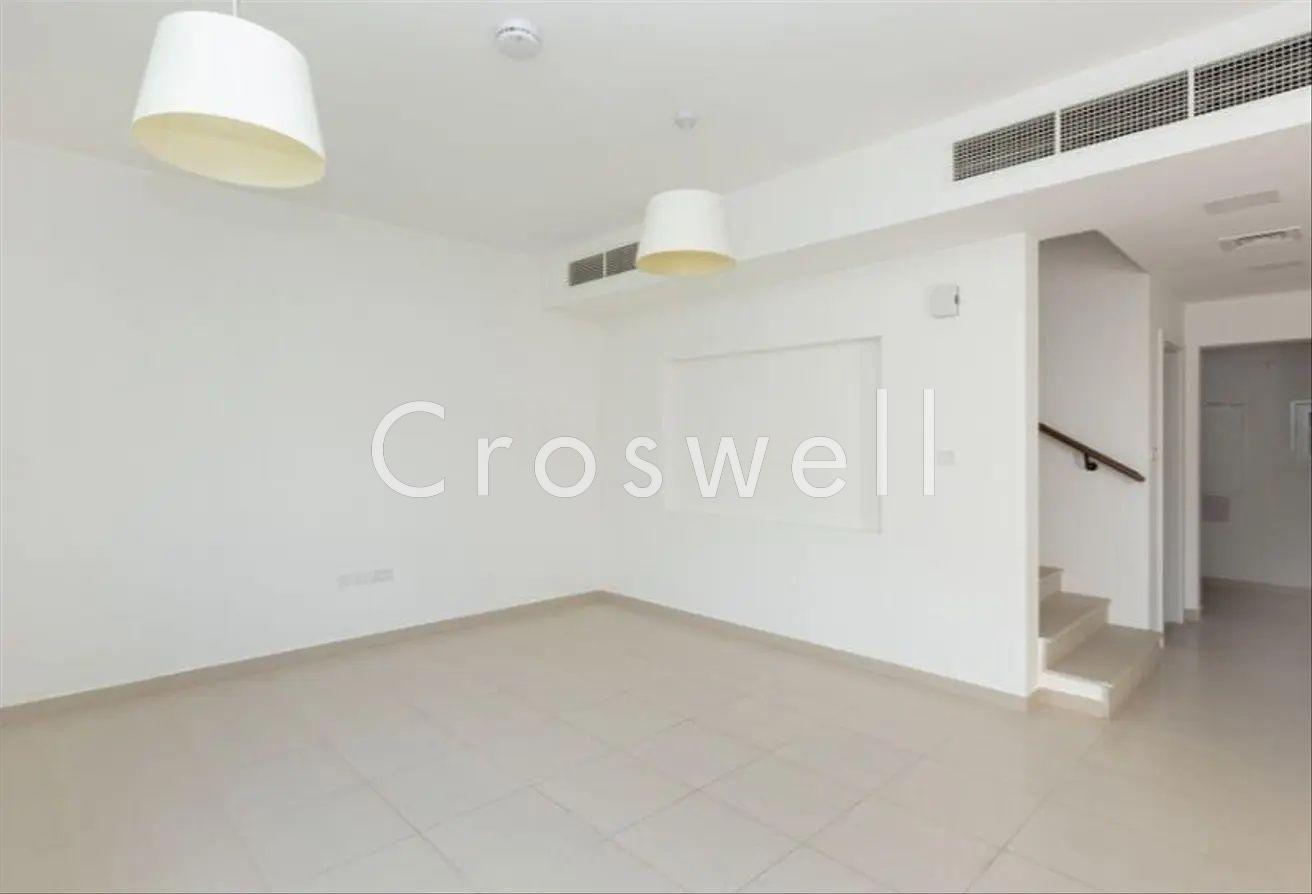 Close to Pool and Park | Corner Unit | Single Row photo 5