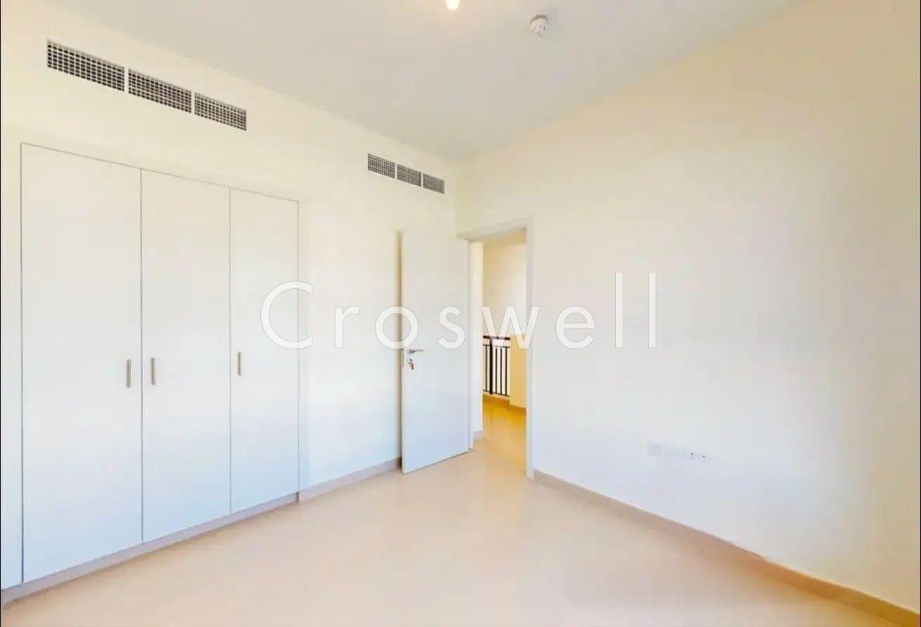 Close to Pool and Park | Corner Unit | Single Row photo 7