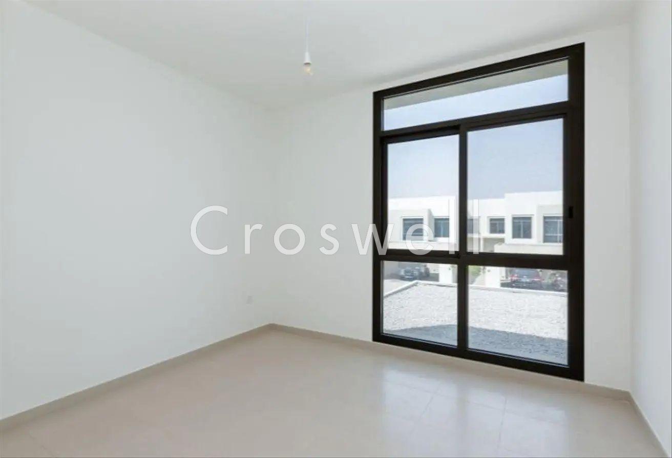 Close to Pool and Park | Corner Unit | Single Row photo 11