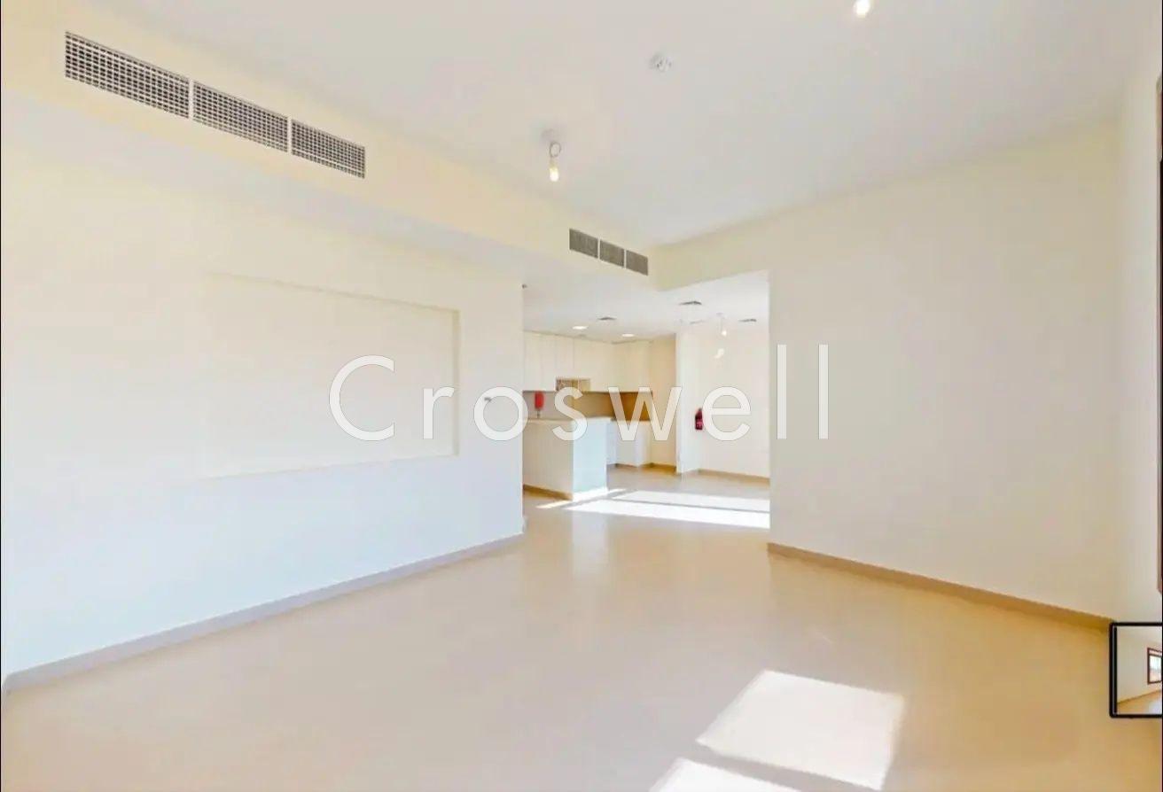 Close to Pool and Park | Corner Unit | Single Row photo 4