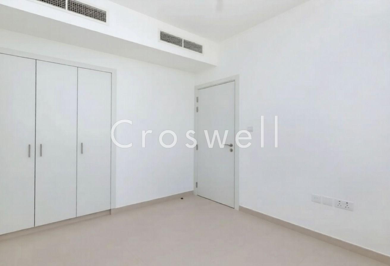 Close to Pool and Park | Corner Unit | Single Row photo 10