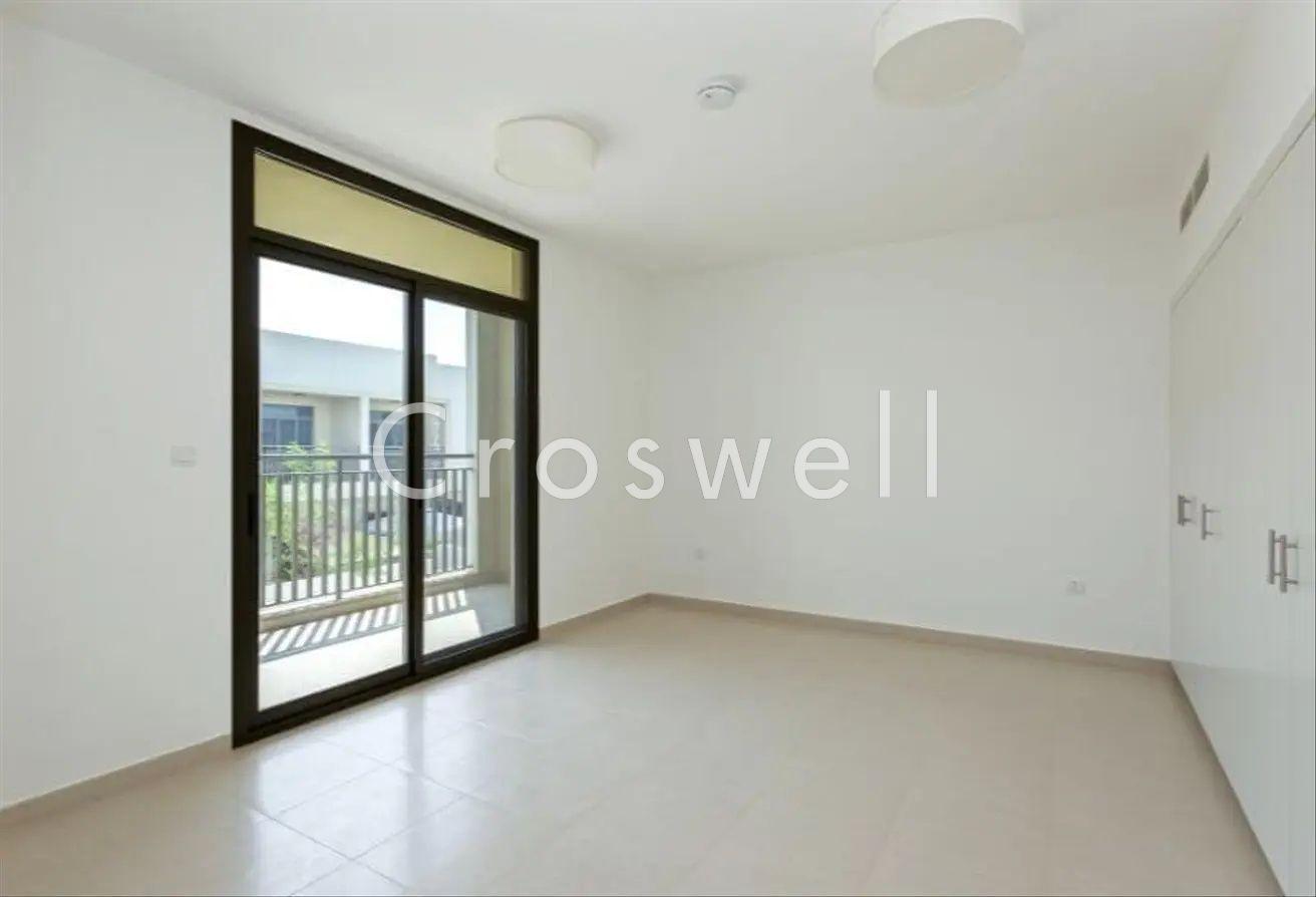Close to Pool and Park | Corner Unit | Single Row photo 6