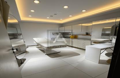Shop - Studio - 1 Bathroom for rent in Mardoof Building - Al Safa 1 - Al Safa - Dubai