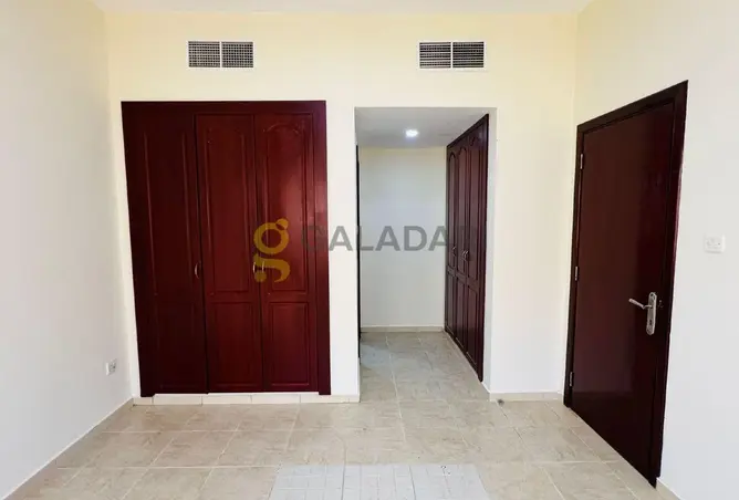 75010870 - Property Image 2