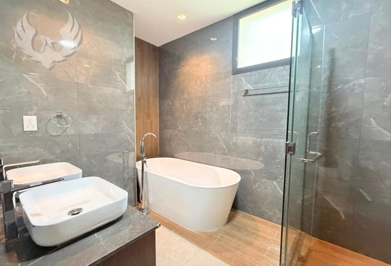 Modern | En-suite Bedrooms | Private Pool photo 12